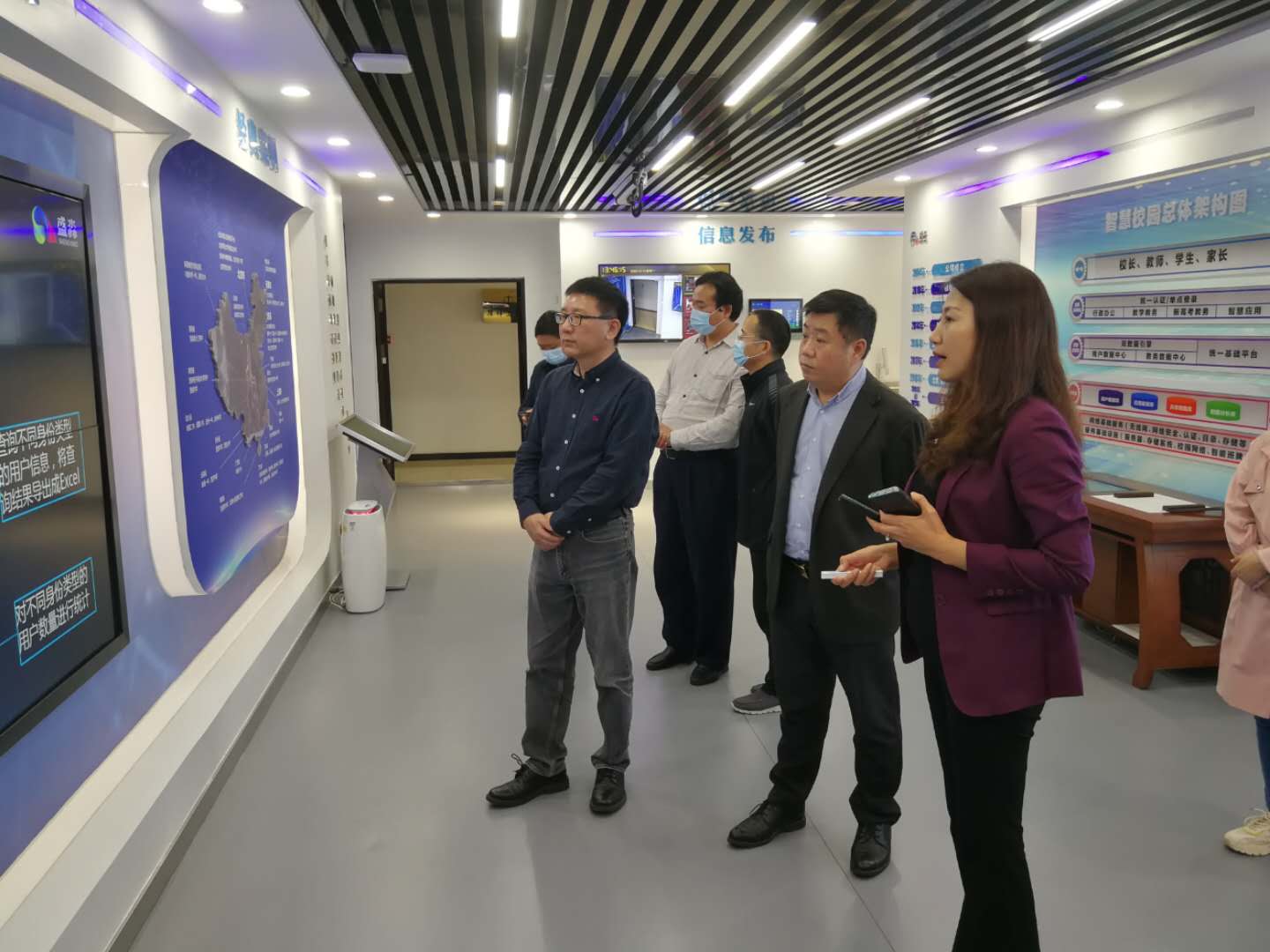 河北省政府質(zhì)量獎(jiǎng)專(zhuān)家組蒞臨集團(tuán)公司現(xiàn)場(chǎng)評(píng)審